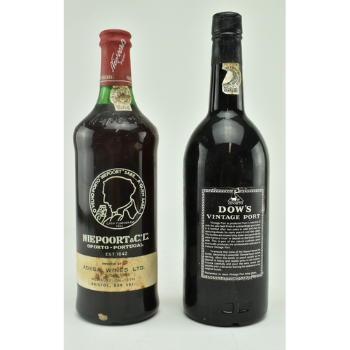 243 - Two bottles of Portugal port comprising a bottle of Niepoort 10 years old Tawny port - Oporto (impor... 