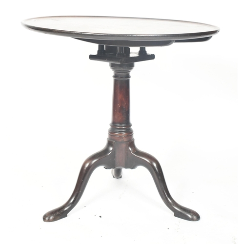 349 - A George III 19th century mahogany tilt top loo table. The table having a pie crust lipped circular ... 