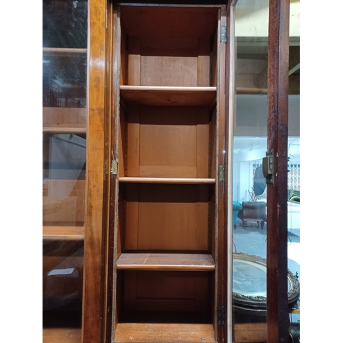 300 - A large 19th century Victorian mahogany breakfront library bookcase cabinet. Comprises a large centr... 