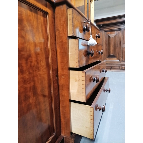 300 - A large 19th century Victorian mahogany breakfront library bookcase cabinet. Comprises a large centr... 