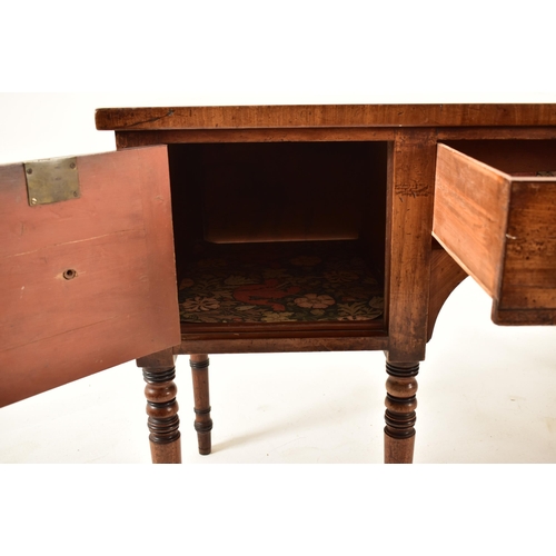 509 - A George III 18th century mahogany dresser credenza. The credenza having a straight top over a centr... 