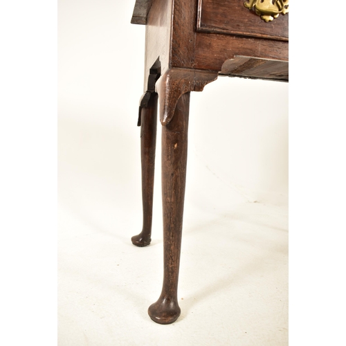 427 - A George III 18th century oak lowboy desk. The desk having single drawer to the frieze and with flar... 