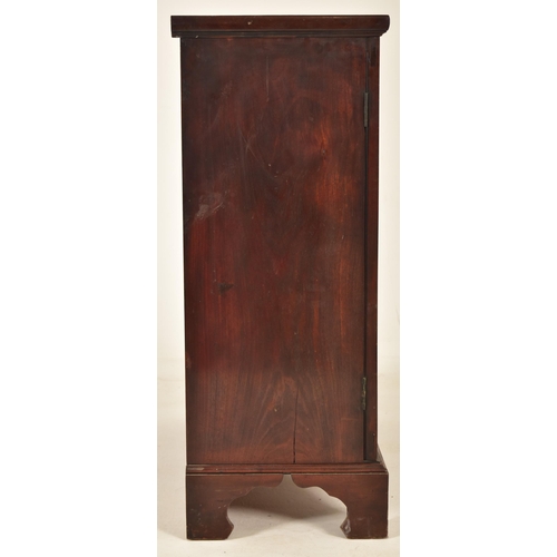 490 - A George III early 19th century mahogany glazed floor-standing bookcase cabinet. The cabinet having ... 