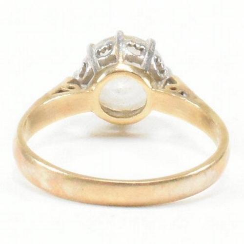 259 - A vintage hallmarked 9ct yellow gold and CZ solitaire ring. The single stone engagement style ring h... 