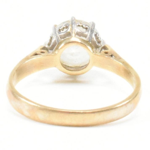 259 - A vintage hallmarked 9ct yellow gold and CZ solitaire ring. The single stone engagement style ring h... 