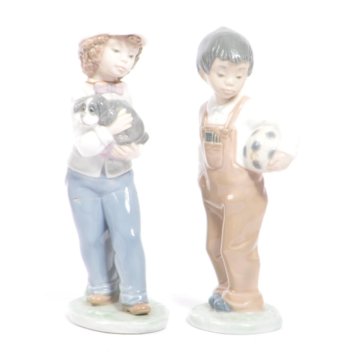 139 - A collection of five vintage ceramic Nao figures / figurines for Lladro. To include;  Three boxed fi... 