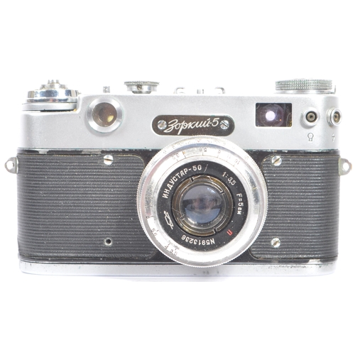 288 - Zenit - A collection of 20th century USSR Russian 35mm cameras. The collection to include a Zenit 11... 