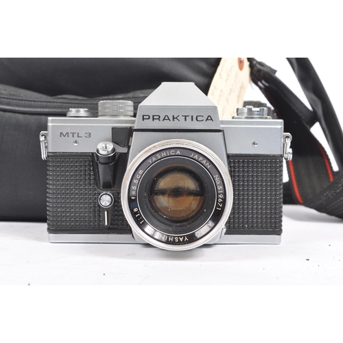 324 - Praktica - A collection of 20th century Praktica 35mm camera bodies and lenses. The collection to in... 