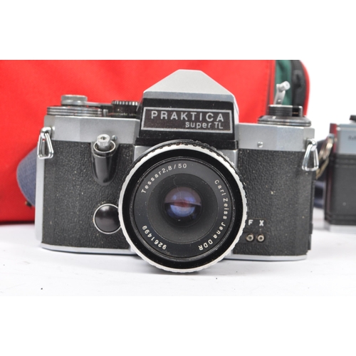 324 - Praktica - A collection of 20th century Praktica 35mm camera bodies and lenses. The collection to in... 