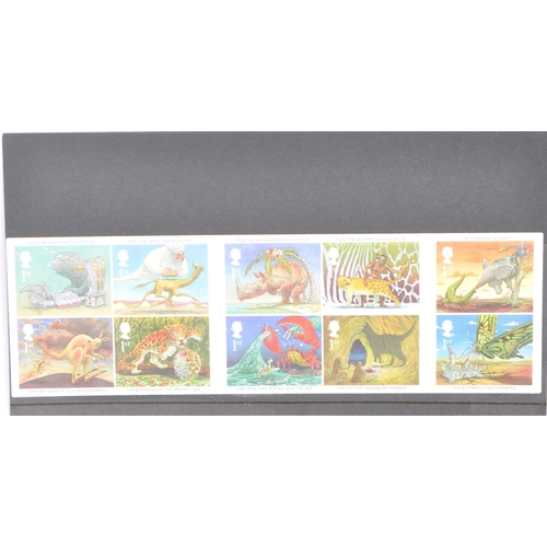 468 - A large collection of loose unhinged 20th and 21st century British Royal Mail postage stamps. The ma... 