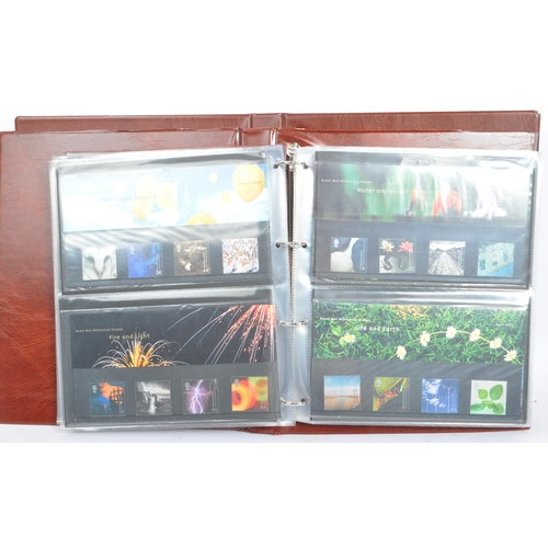 507 - A collection of 20th and 21st century British presentation pack stamps. Presentation packs to includ... 