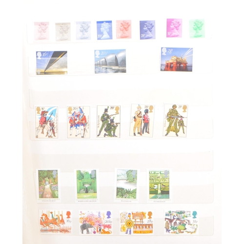 529 - United Kingdom - A collection of contemporary unfranked Royal Mail postage stamps. To include many e... 