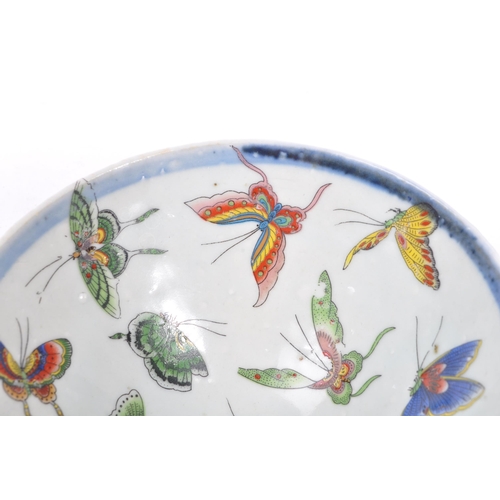 71 - An early 19th century Chinese Oriental hand painted famille rose footed porcelain bowl - tea / wine ... 