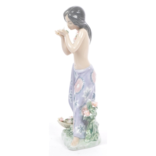 99 - Lladro - Aroma of the Island - A vintage 20th century porcelain china. Measures approx. 24cm tall .