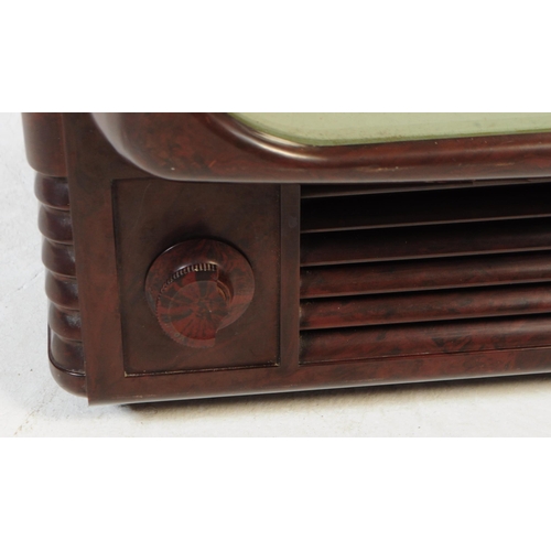 608 - An original mid century 1950s Pye television. Housed in a bakelite case, with bakelite dials. Measur... 