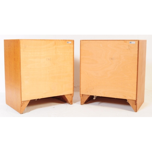 642 - Herbert Gibbs - Pair of retro mid 20th century oak bedside chest of drawers. Rectangular form with a... 