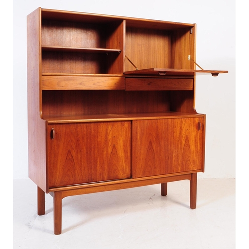 650 - Nathan Furniture - A mid 20th century Nathan Furniture teak wood highboard sideboard. The sideboard ... 