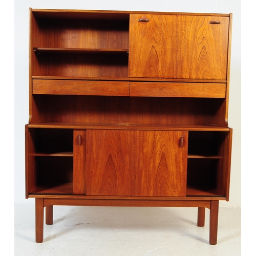 650 - Nathan Furniture - A mid 20th century Nathan Furniture teak wood highboard sideboard. The sideboard ... 