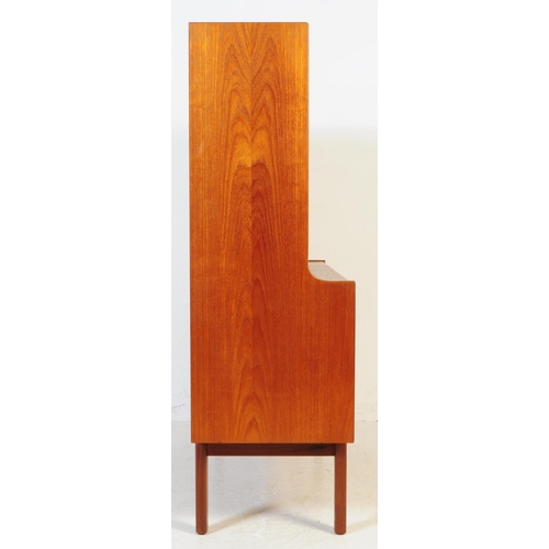 650 - Nathan Furniture - A mid 20th century Nathan Furniture teak wood highboard sideboard. The sideboard ... 