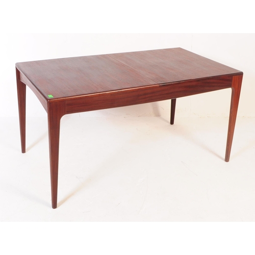 737 - Younger Fonseca - A mid 20th century Younger Fonseca range teak wood draw leaf extending dining tabl... 