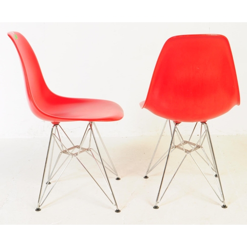 783 - British Modern Design - A matching pair of contemporary dining / side chairs inspired by Charles & R... 