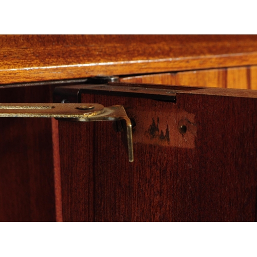 699 - Wrighton - A vintage mid 20th century circa 1960s teak and satinwood Wrighton sideboard credenza. Th... 