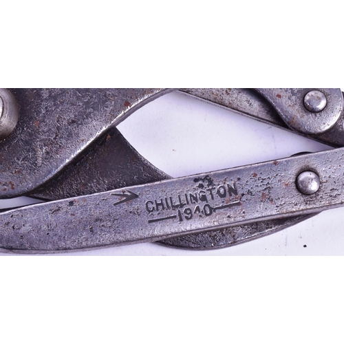 261 - A pair of WWII Second World War British Army barbed wire cutters. Dated 1940 with makers mark and br... 