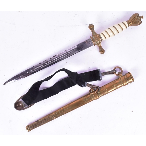 300 - A WWII Second World War Third Reich Nazi German Kriegsmarine Officer's dress dagger. The hilt having... 