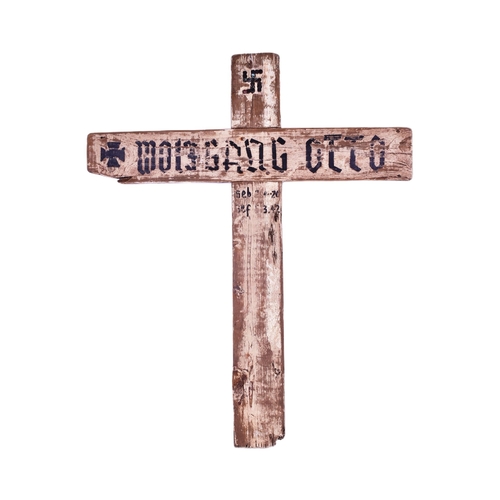 325 - A WWII Second World War Third Reich Nazi German makeshift grave marker. Painted with the soldiers na... 