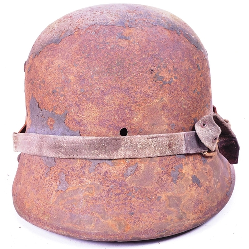 380 - A WWI First World War Imperial German / Prussian Army Machine Gunners M16 stahlhelm helmet with chai... 