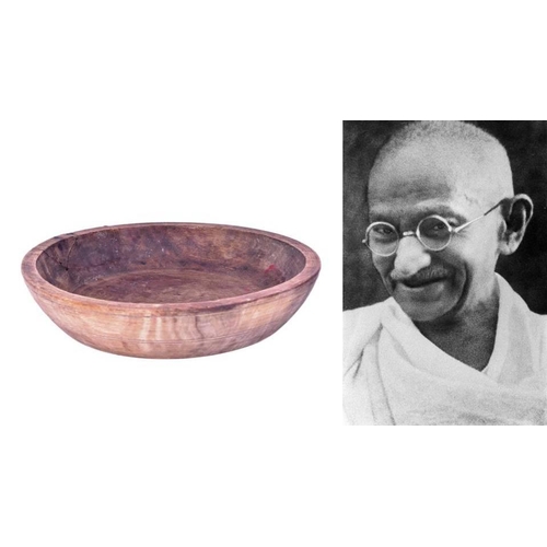 430 - Mahatma Gandhi (1869-1948) -  an early to mid 20th century Indian wooden fruit or rice eating bowl /... 