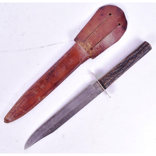 95 - A 19th Century Victorian Sheffield made Bowie knife. Two piece horn grip, cross guard and clipped bl... 