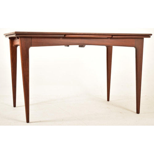 141 - Richard Hornby for Fyne Ladye - A retro mid 20th century teak extending dining table. The table of r... 