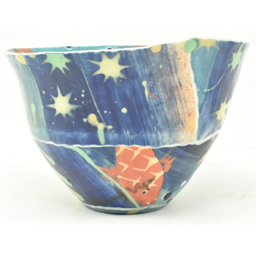 211 - Mary Vigor (b. 1947) - A Studio Art Pottery semi porcelain polychrome slip glazed decoration bowl va... 