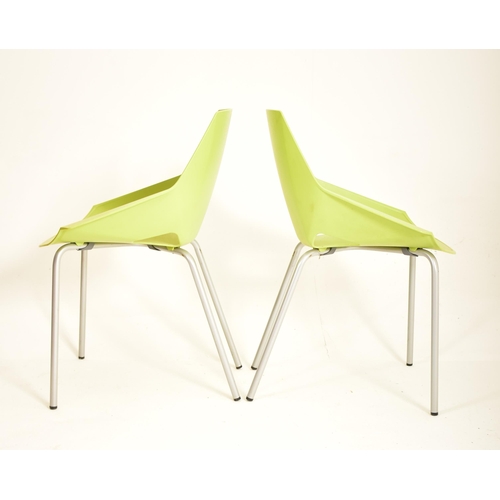 262 - Actiu - Viva Chair - A matching set of contemporary designer stacking dining chairs / café chairs. E... 