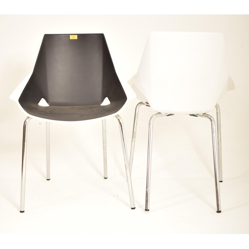 274 - Actiu - Viva Chair - A matching set of contemporary designer stacking dining chairs / café chairs. E... 