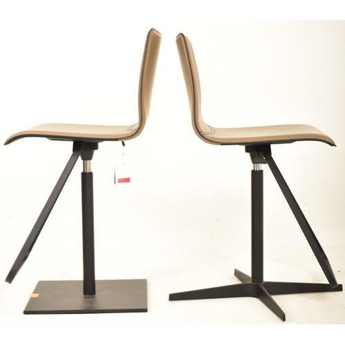 277 - Paolo Cattelan for Cattelan Italia - Two contemporary high end Italian designer bar stools. Each sto... 