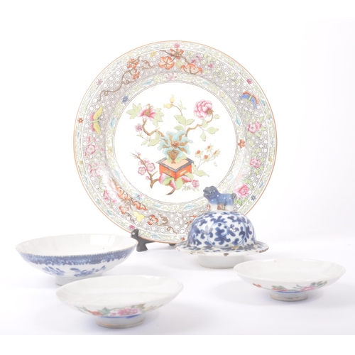 160 - A collection of 19th Century Chinese porcelain bowls compromising of a pair in white ground with flo... 