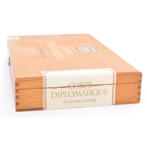 207 - A boxed collection of fifteen late 20th century 'Corps Diplomatique' Belgium after dinner cigars. Bo... 