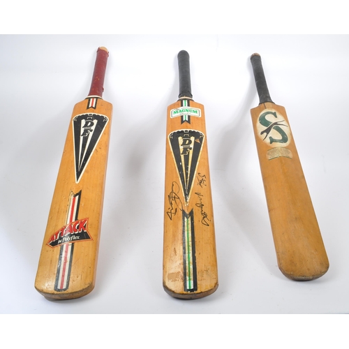 216 - Of Sporting Interest - Duncan Fearnley - Three Cricket bats. Together with a Slazenger example. Sign... 