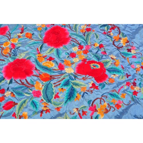 221 - A 20th century Qing Dynasty silk embroidered Chinese / Oriental textile embroidered shawl / throw. A... 