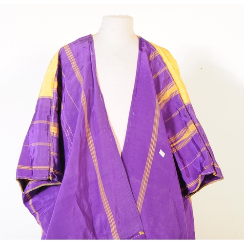 223 - A 1940's mens Kanjivaram style silk robe / shawl. Decorated with gold/yellow piping and linear band ... 