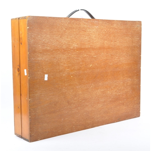 229 - A mid 20th century Artist palette pine wood box. With Reeves' strip off clean palette to interior. W... 