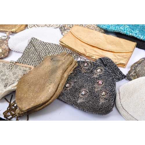 238 - A collection of approximately thirty decorative vintage 1930s and later handbags and purses. The lot... 