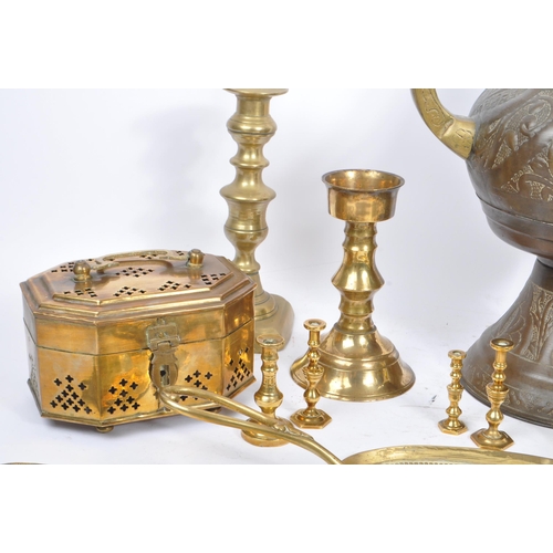 268 - A collection of assorted 20th century decorative brass items. The collection to include a small bras... 