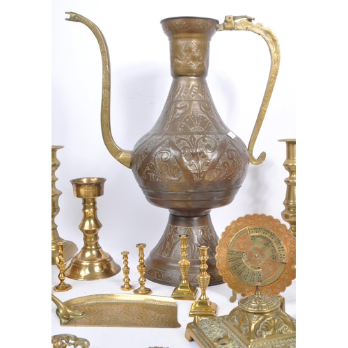 268 - A collection of assorted 20th century decorative brass items. The collection to include a small bras... 