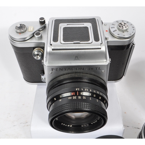 293 - Pentacon - A mid 20th century East German Pentacon Six TL medium format SLR camera (serial number 18... 