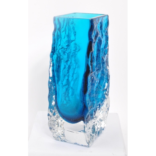 3 - Geoffrey Baxter for Whitefriars - A retro 1960s British studio art glass vase from the coffin textur... 