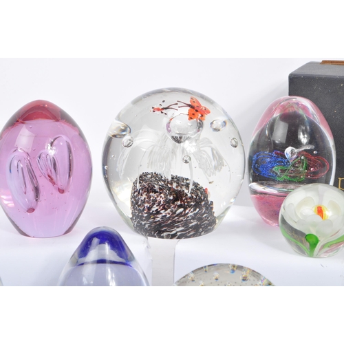 32 - A large collection of assorted mid century / vintage studio art glass paperweights. Comprising of mu... 