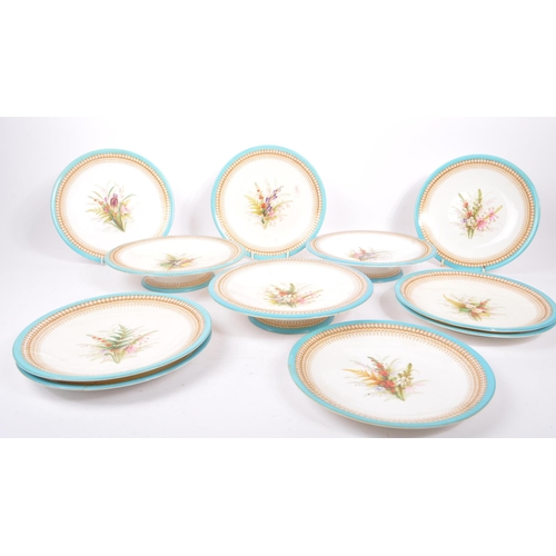 9 - Royal Worcester - Botanical - A late 19th century Royal Worcester 'Botanical' pattern dinner plates ... 